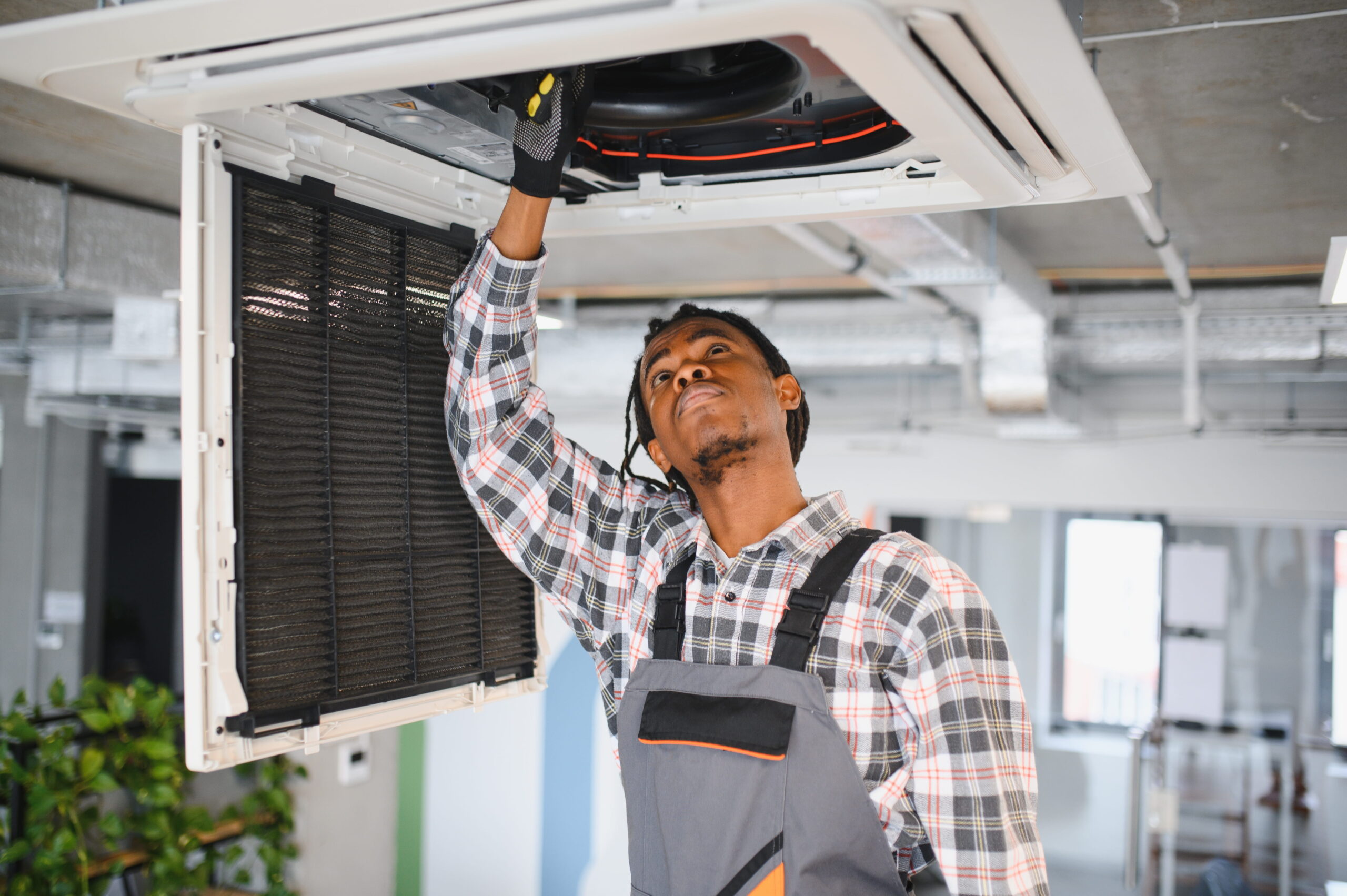 SBOIQ HVACR Technician Fixing HVACR sboiq-hvacr-technician-fixing-hvacr